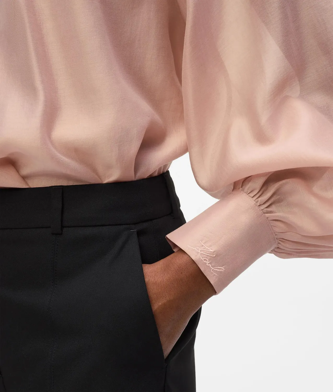 Karl Lagerfeld Gathered Neck Bluse Weiß gerafft Knopfmanschette