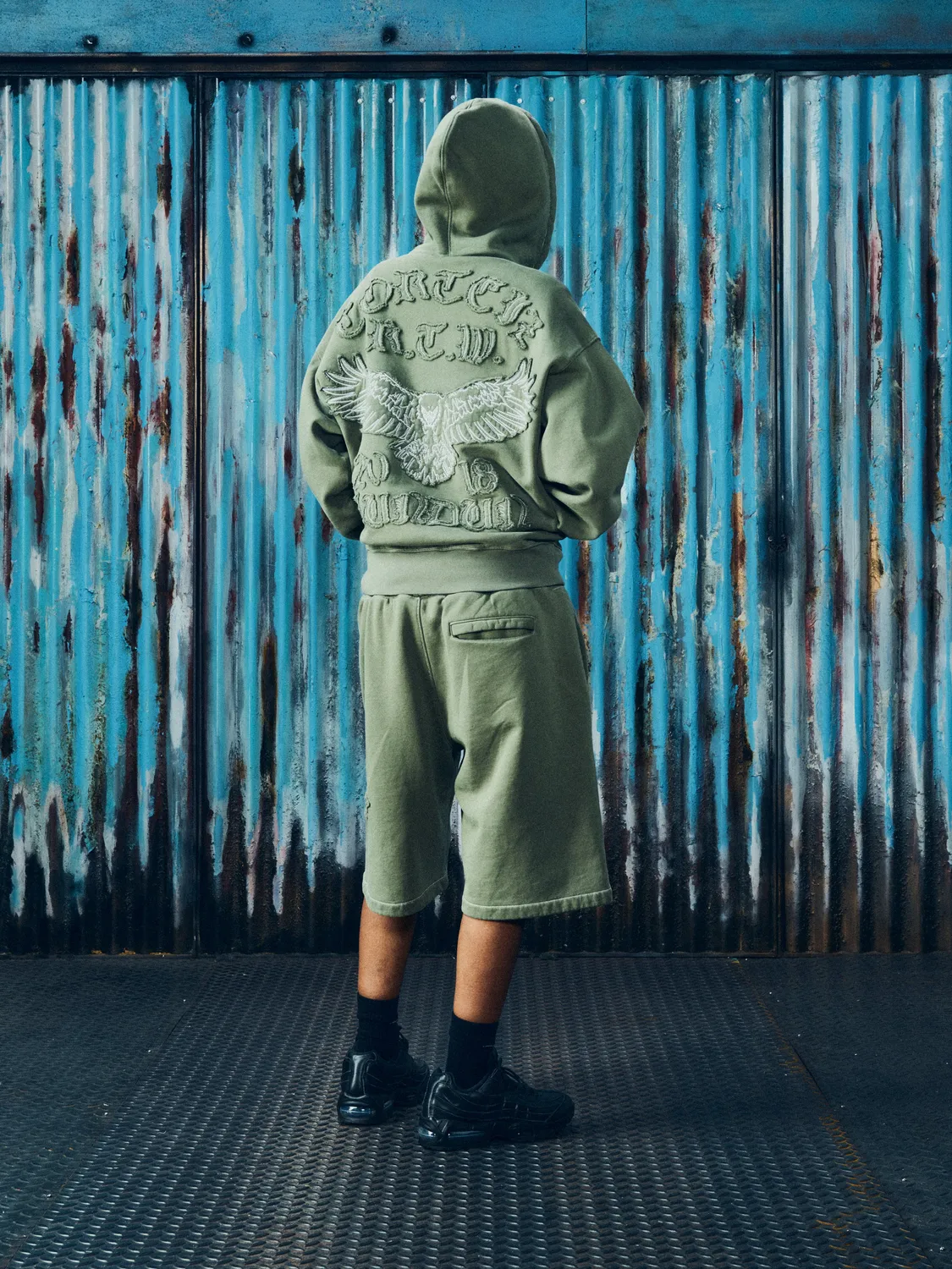 Corteiz Diplomatic Sweatshort Shorts Olive Baggy Fit