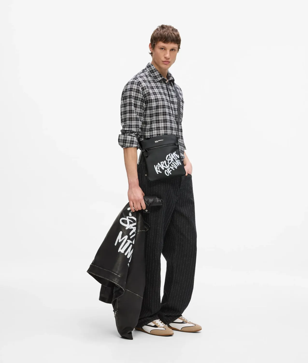 Karl Lagerfeld Crossbody Bag Coated Quote schwarz