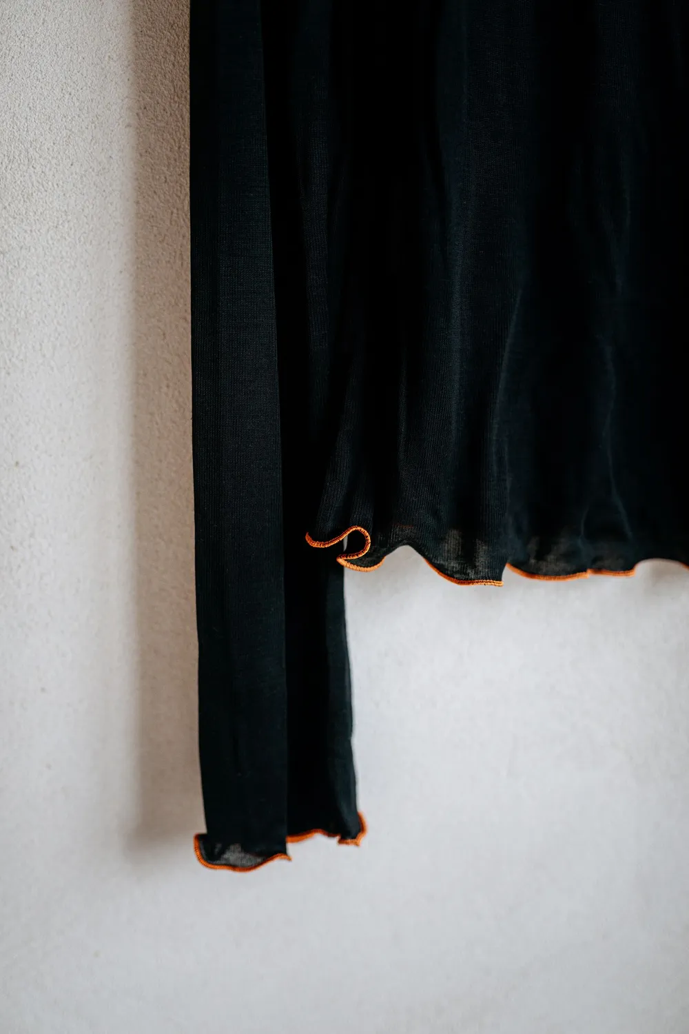 isarti Girato Shirt Nero Langarm Tencel