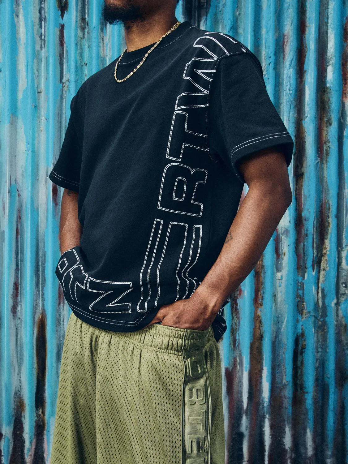 Corteiz Outline Heavyweight Tee T-Shirt Schwarz Stickerei