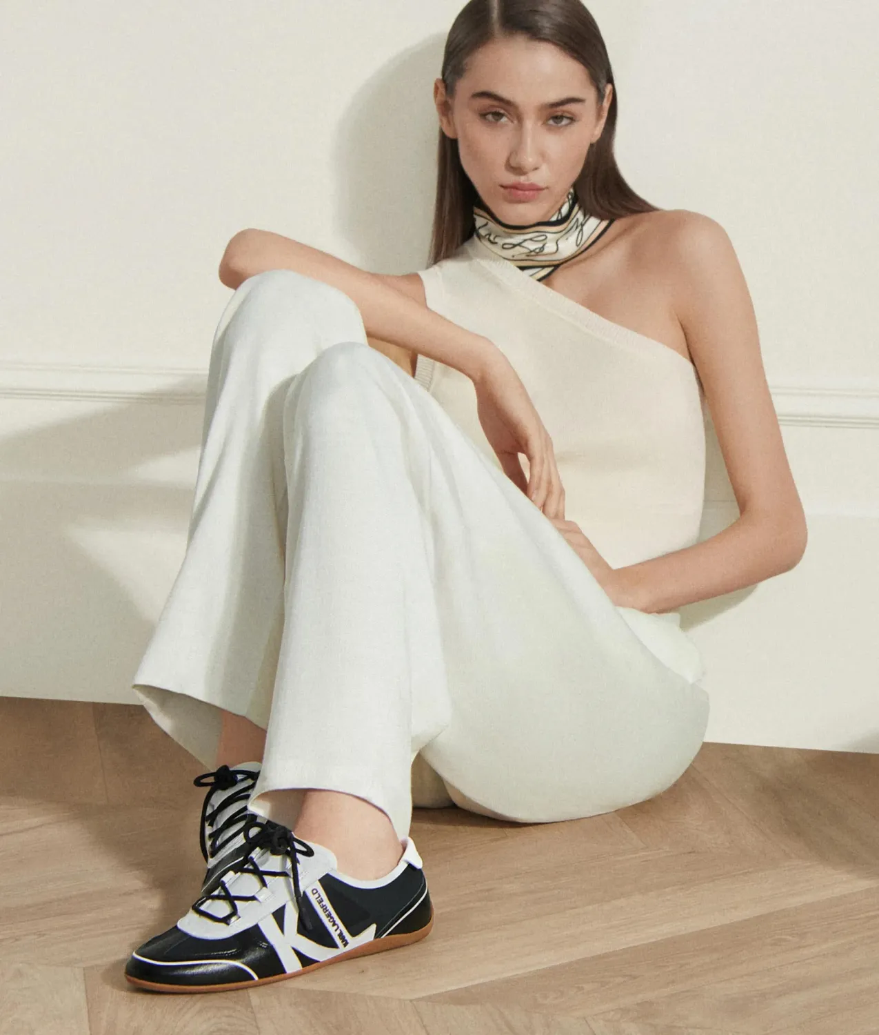 Karl Lagerfeld Altia KL Sneaker Logo Kontrast