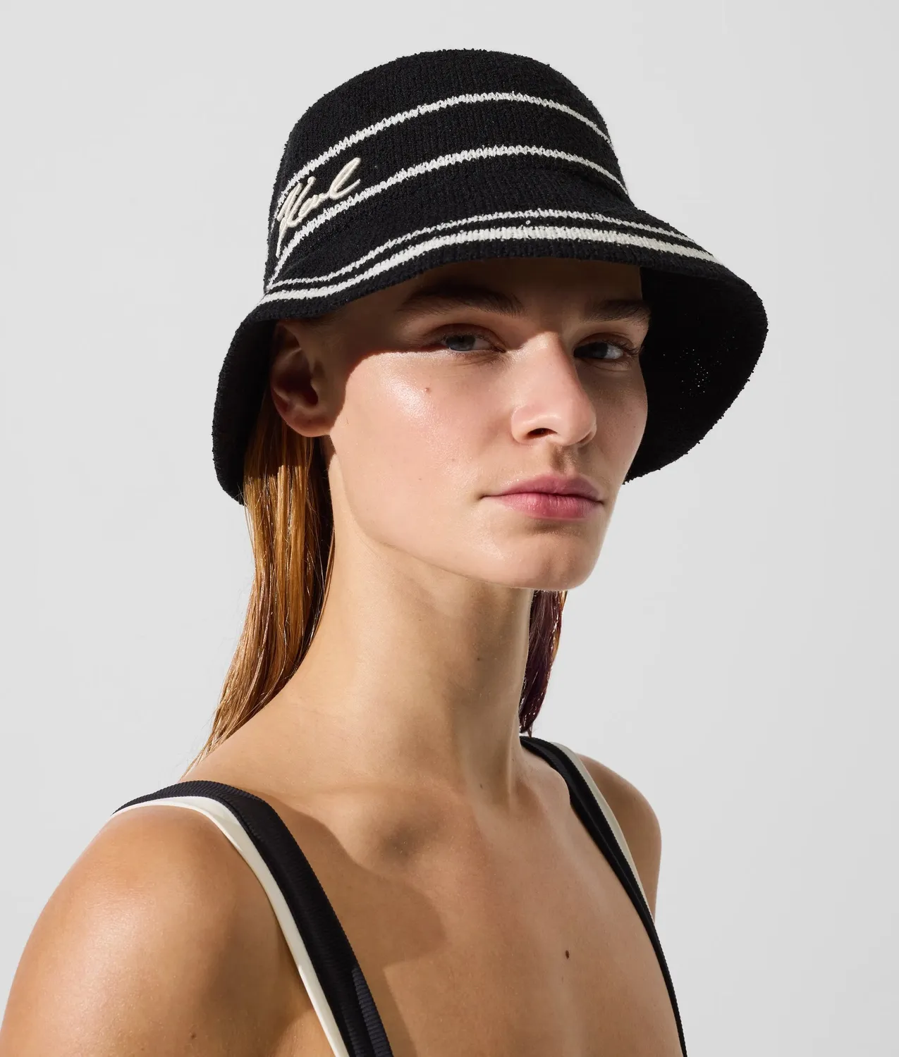 Karl Lagerfeld Signature Strick Bucket Hat Damen