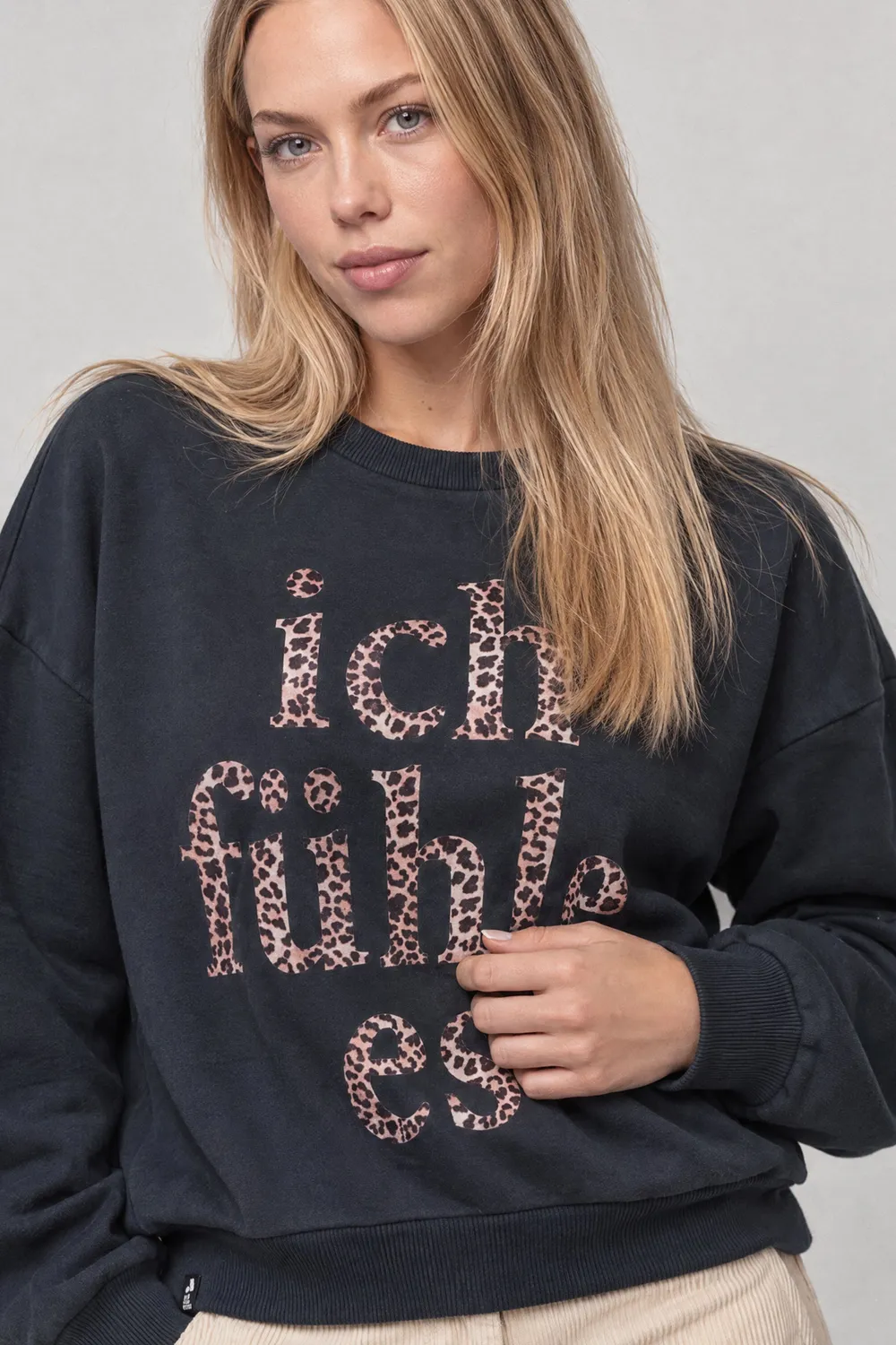 Alife & Kickin ElsaAK P Sweatshirt Dunkelblau Leo-Print