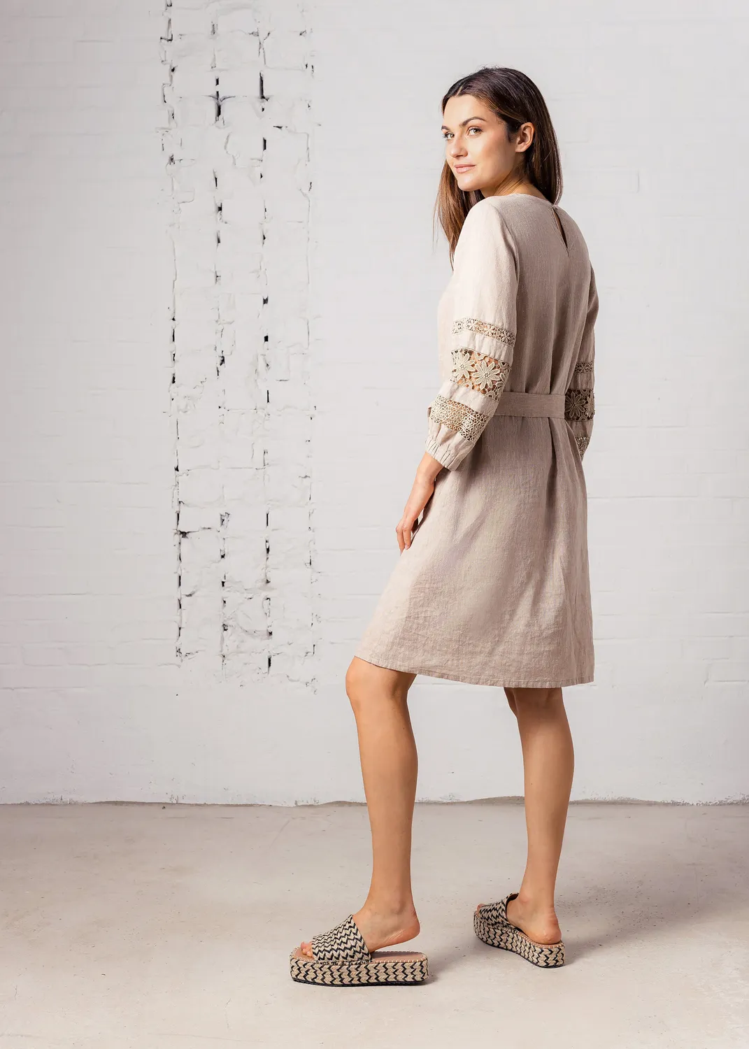 Senatex Kleid Ramie-Lyocell Spitze Earth Bindegürtel