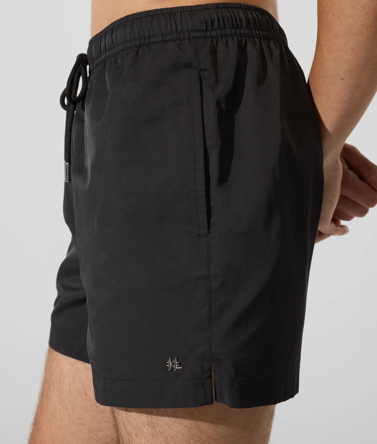 Karl Lagerfeld Monogram Pin Boardshorts Badeshorts mittel