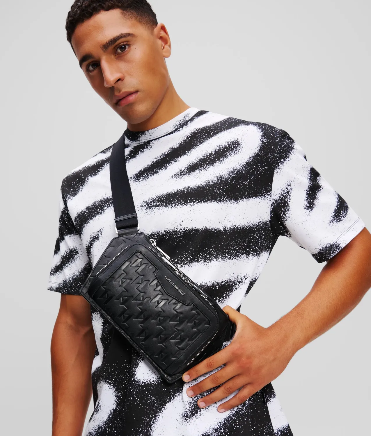 Karl Lagerfeld K/Loom Gürteltasche Leder Monogramm