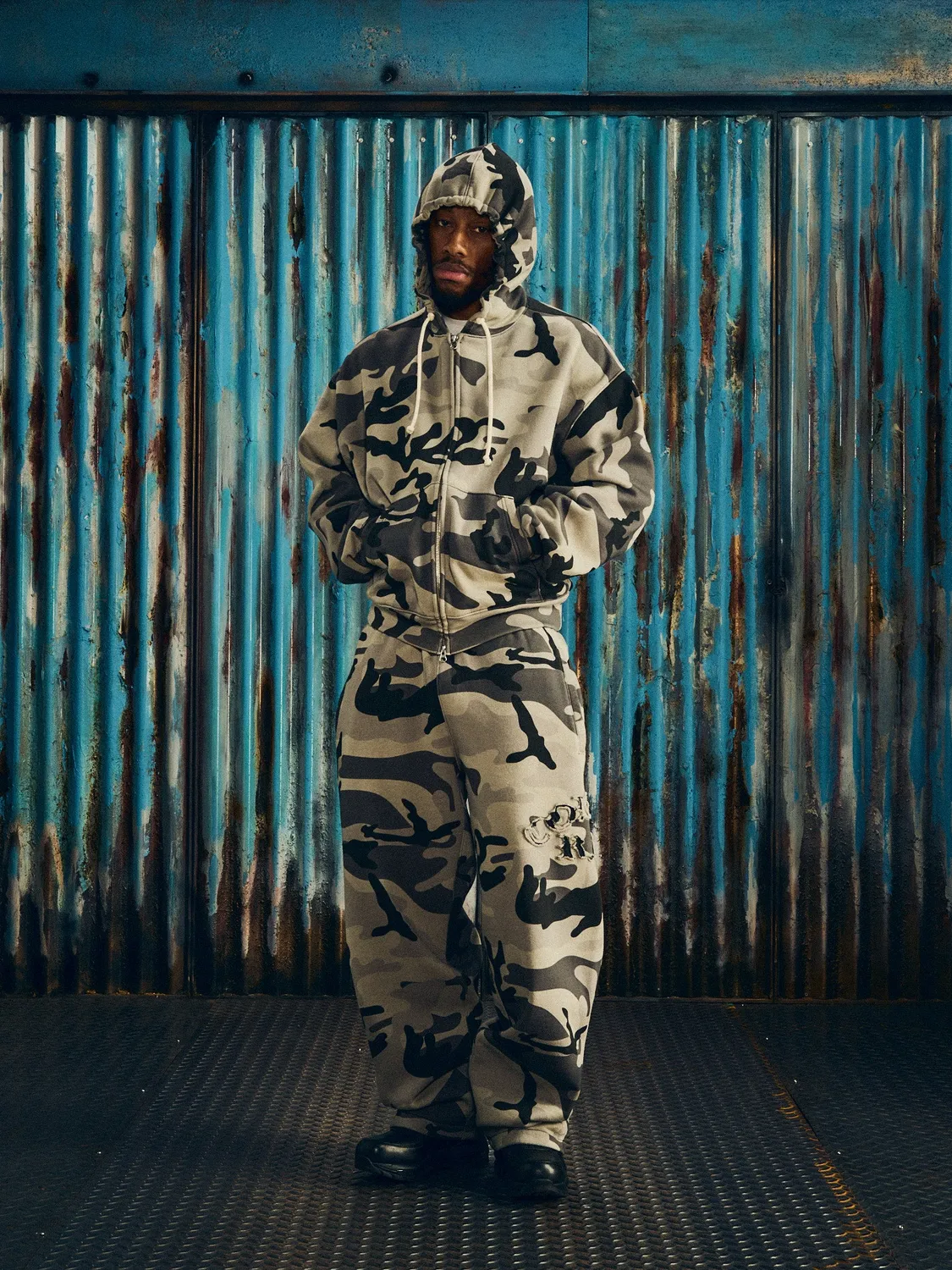 Corteiz Diplomatic Open Hem Sweatpant Jogginghose Washed Camo Baggy