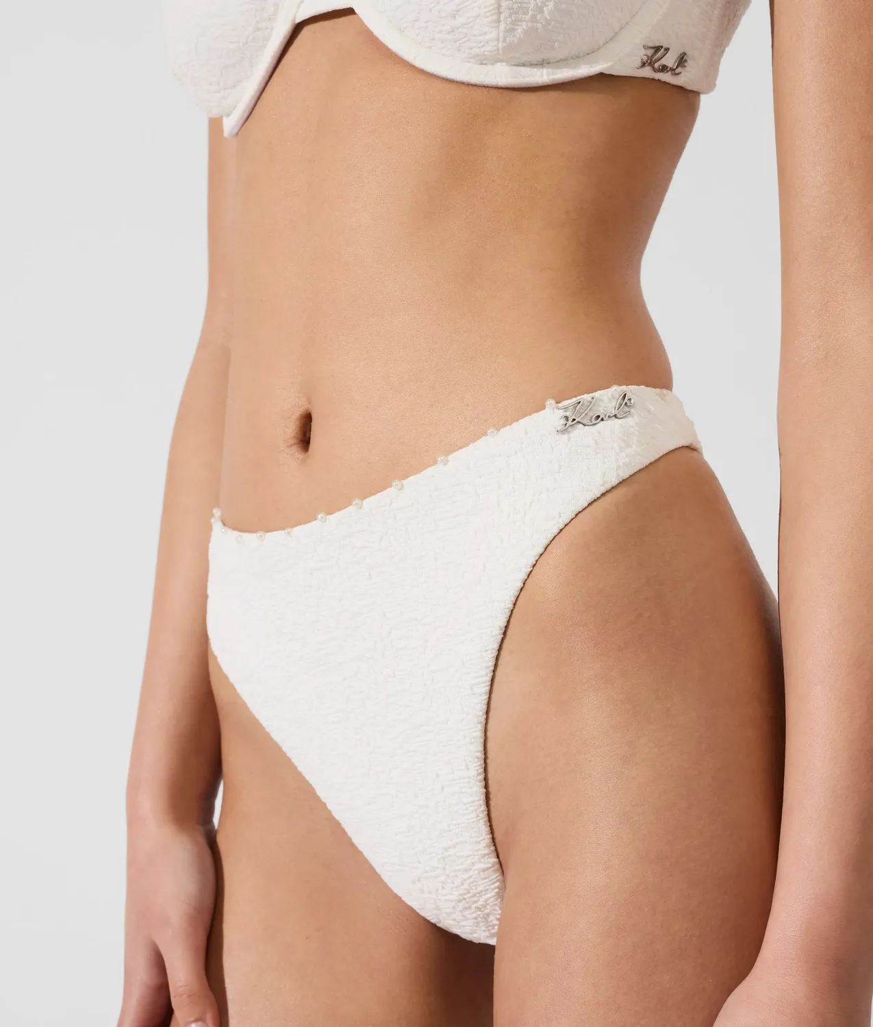 Karl Lagerfeld Textured Faux-Pearl Bikinihose mit Perlen