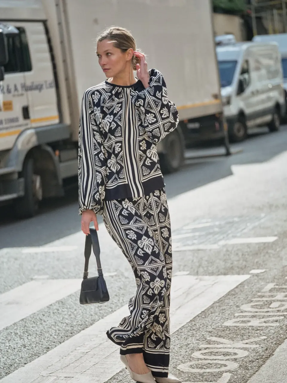 Mos Mosh MMMeasa Linocut Hose Navy M Print weit